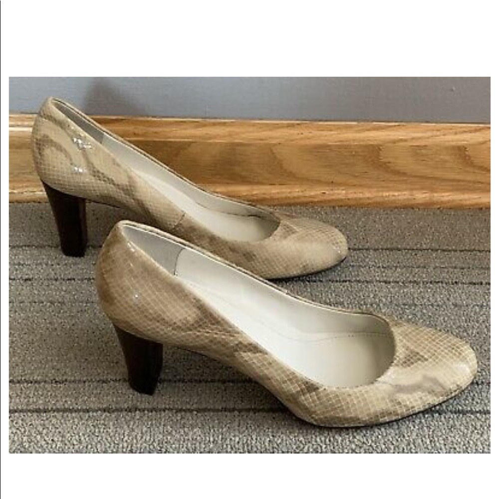 Calvin Klein babe beige snakeskin print wood pump